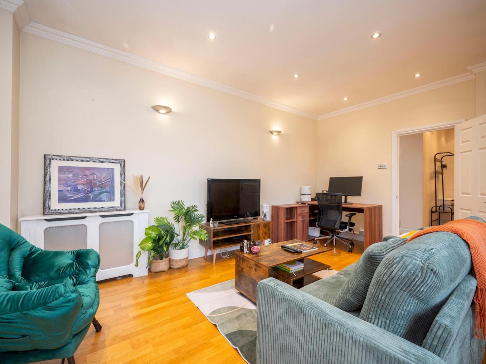 Gated Riverside Se16 With Parking Pass The Keys * Londres